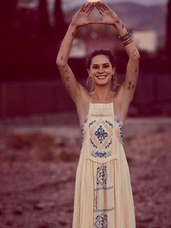 Diamonds in the Sky Midi Dress - Picture 3 of 6